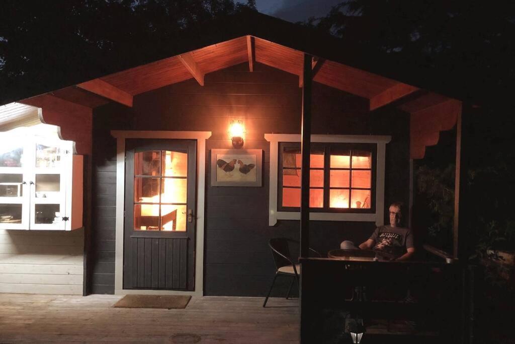 Апартаменты Unique Tiny House Near 3 Peaks - The Zedshed Bentham Экстерьер фото